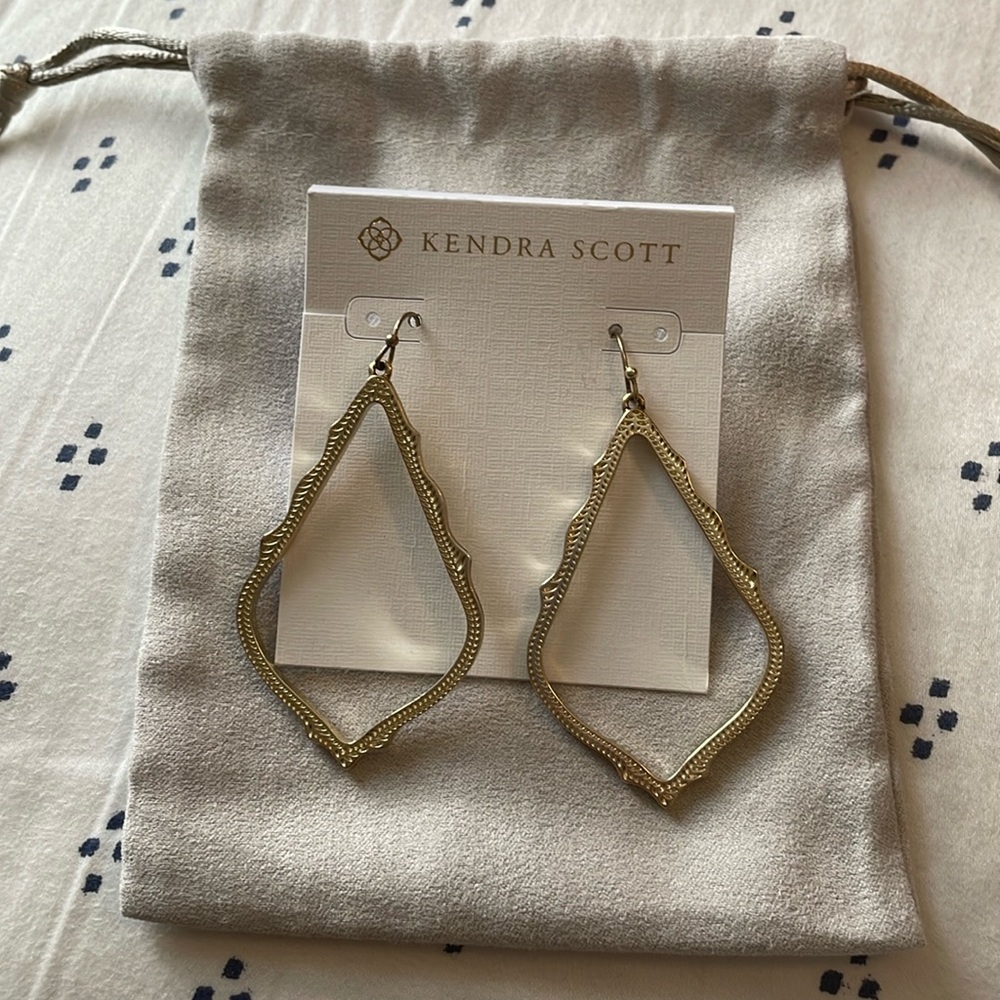 Sophee Drop Earrings in Gold